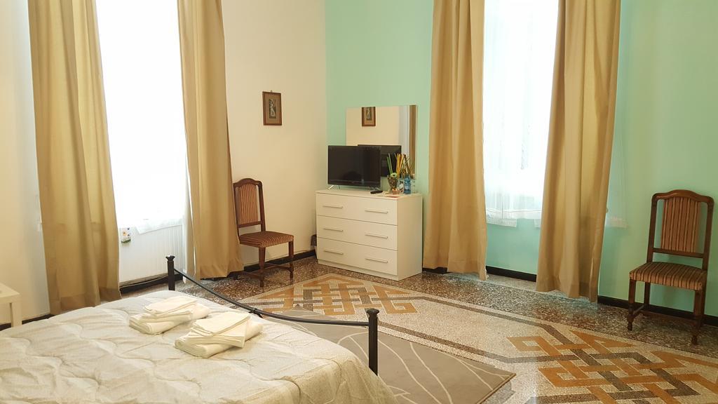 Royal Suite Генуа Екстериор снимка