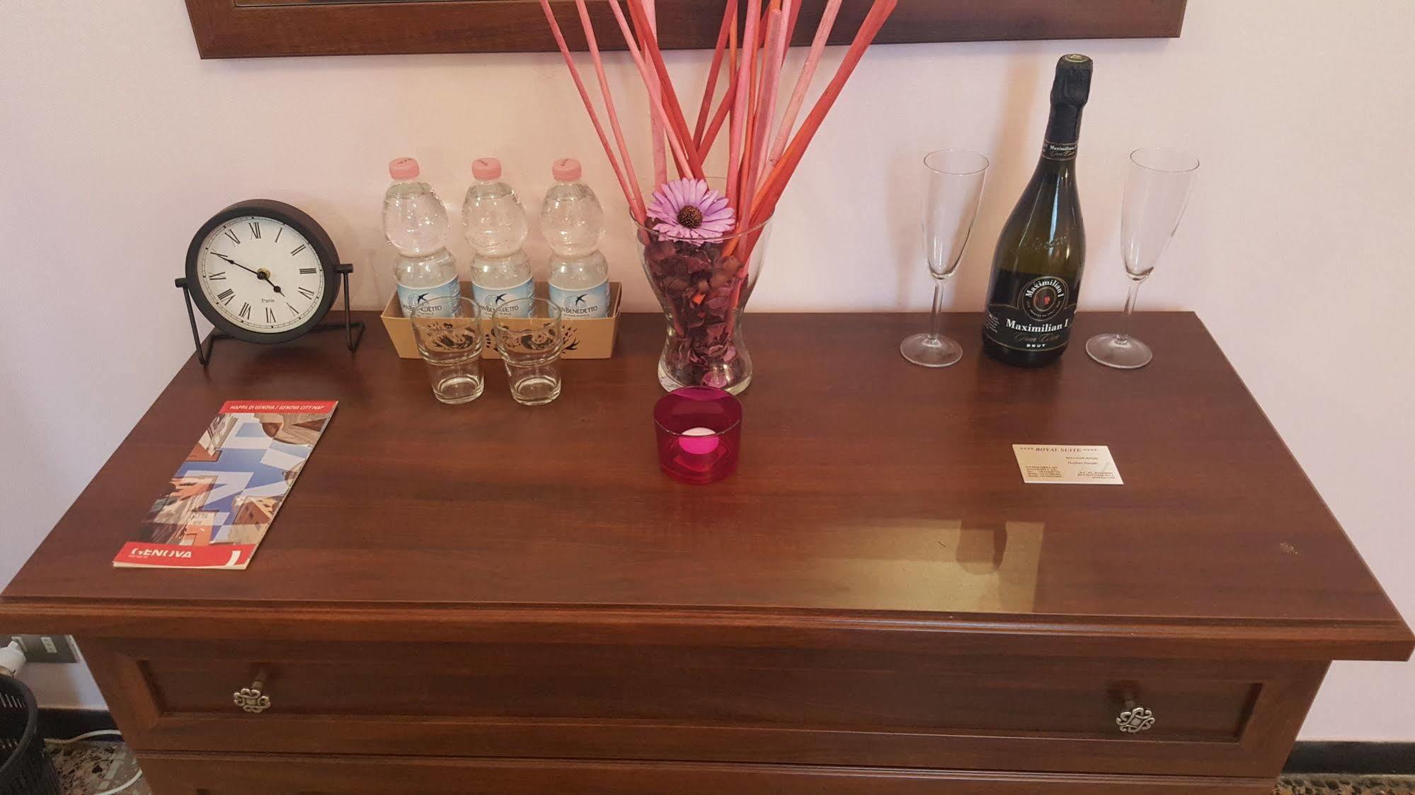 Royal Suite Генуа Екстериор снимка